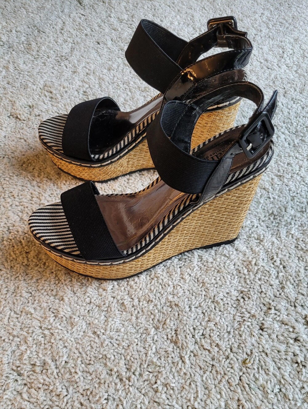 The Iconic Vacation Shoe For Women  Charles David  Wedge & Stripes Yippee! 5 1/2